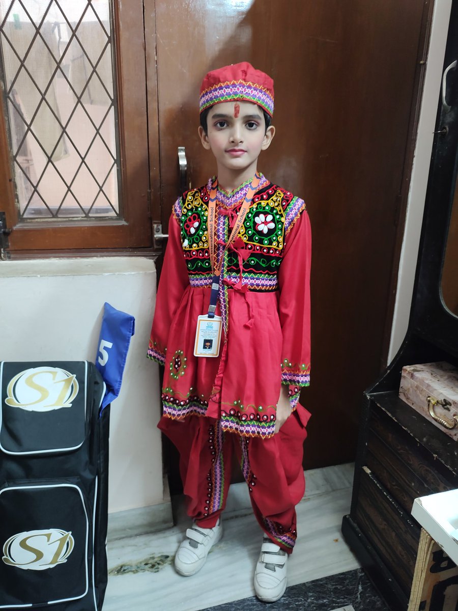 divit_kumar's tweet photo. Had an amazing time participating in Dance organized on Diwali at school. Huge thanks to my dance teacher @PratibhaKotnala for support and guidance.  @ashokkp  @y_sanjay @pntduggal @Kavita_hm 
 @ShandilyaPooja @TinaCho73727901 https://t.co/XIFDOVw7nt