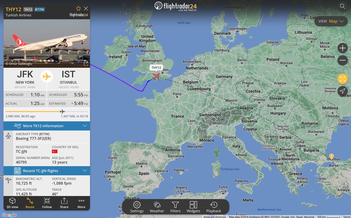 flightradar24's tweet photo. Originally bound for Istanbul (IST), #TK12 from JFK appears to be descending towards London, leaving its cruising altitude at 11:09UTC. https://t.co/GIvEeBFYUd https://t.co/A6xWBPzCh2