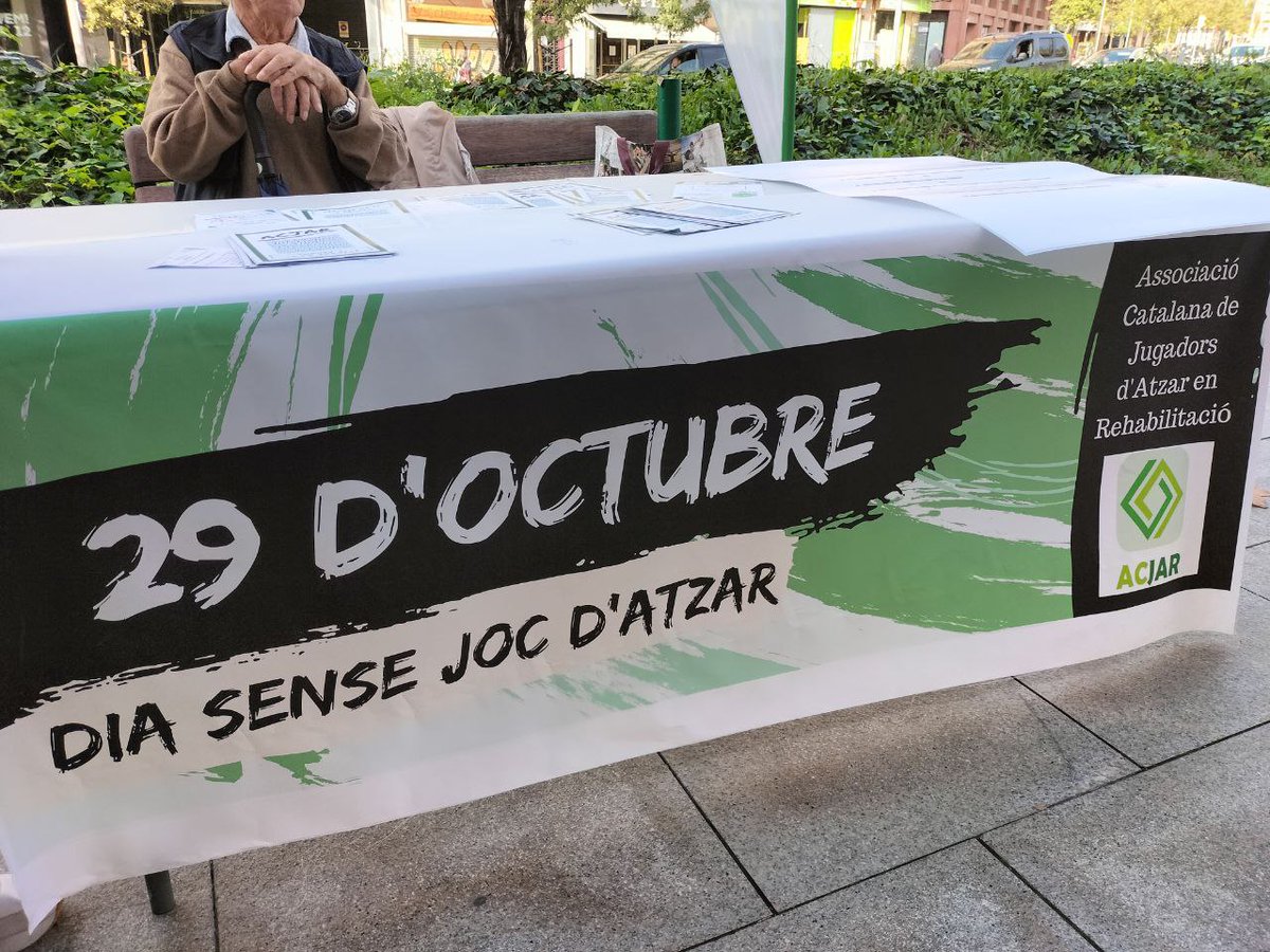 comudelleida tweet media