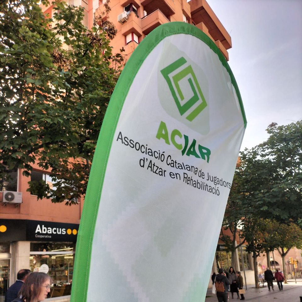 comudelleida tweet media