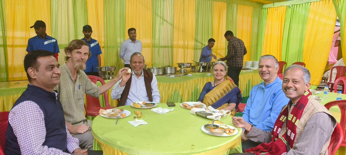 MahendraDevS's tweet image. Jean Dreze and myself showing that eggs can solve the problem of child malnutrition to some extent. At the annual conference of the Indian Association of Social Science Institutes (IASSI) at BIT, Ranchi, Jharkhand.