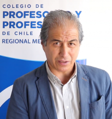 SebastianRochaZ's tweet photo. 🔹Mario Desbordes @desbordes tiene poderes sobre naturales.🧙‍♂️

Hizo salir del sarcófago al Colegio de Profesores.💀 https://t.co/qlzgDsaVcx