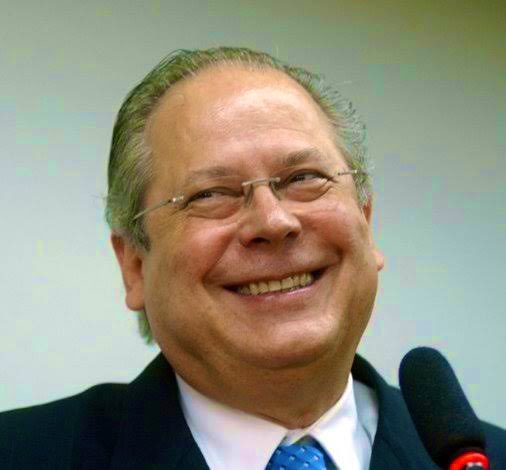 NewsLiberdade's tweet photo. 🚨URGENTE - Gilmar Mendes anula todas as decisões e condenações de Sérgio Moro contra José Dirceu na Lava Jato

Isso permite que Dirceu recupere seus direitos políticos e deixe de ser enquadrado como “ficha-suja”. https://t.co/2UprKZVdMZ