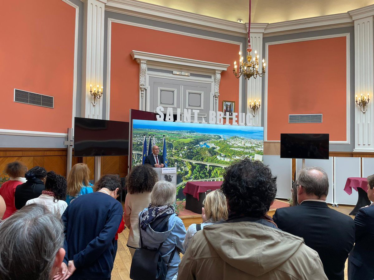 anacej (@anacej) on Twitter photo #CongrèsAnacej
Moment convivial pour les #élus enfance #jeunesse participants au Congrès de l’Anacej !
Ils sont accueillis ce midi en mairie de Saint-Brieuc par M. Hervé @GuihardH, Maire de la Ville de Saint-Brieuc. #CongrèsAnacej
Moment convivial pour les #élus enfance #jeunesse participants au Congrès de l’Anacej !
Ils sont accueillis ce midi en mairie de Saint-Brieuc par M. Hervé @GuihardH, Maire de la Ville de Saint-Brieuc.