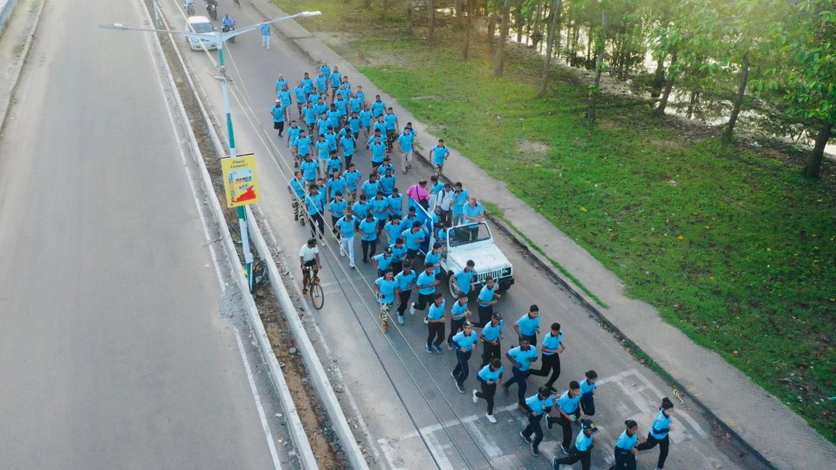 paradipport's tweet image. For upcoming #RashtriyaEktaDiwas, denizens of Paradip laced up their shoes and ran for unity! Shri P. L. Haranadh, Chairman @paradipport flagged off🏃♀️🏃♂️ #RunForUnity in the honour of Sardar Vallabhbhai Patel's legacy. Together, we celebrate India's diversity and strength! 💪