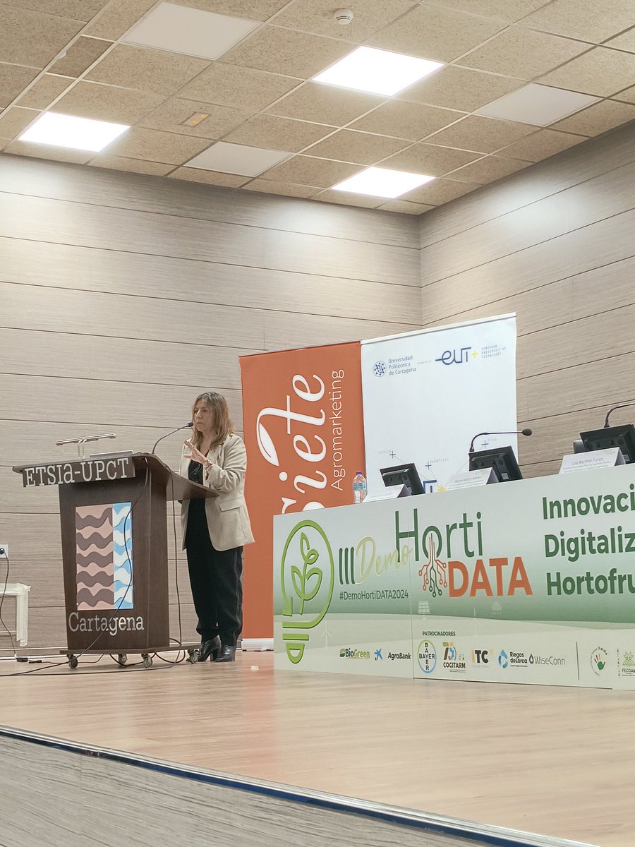HortiData's tweet image. ✔️ La investigación es importante 
✔️ El sector es atractivo 
✔️Abogamos por nuevas herramientas 
✔️Fomentar la implicación por parte de todas las administraciones 

Así concluye @FalconGissele , directora de @SieteAgromarket en esta III #DemoHortiDATA2024
