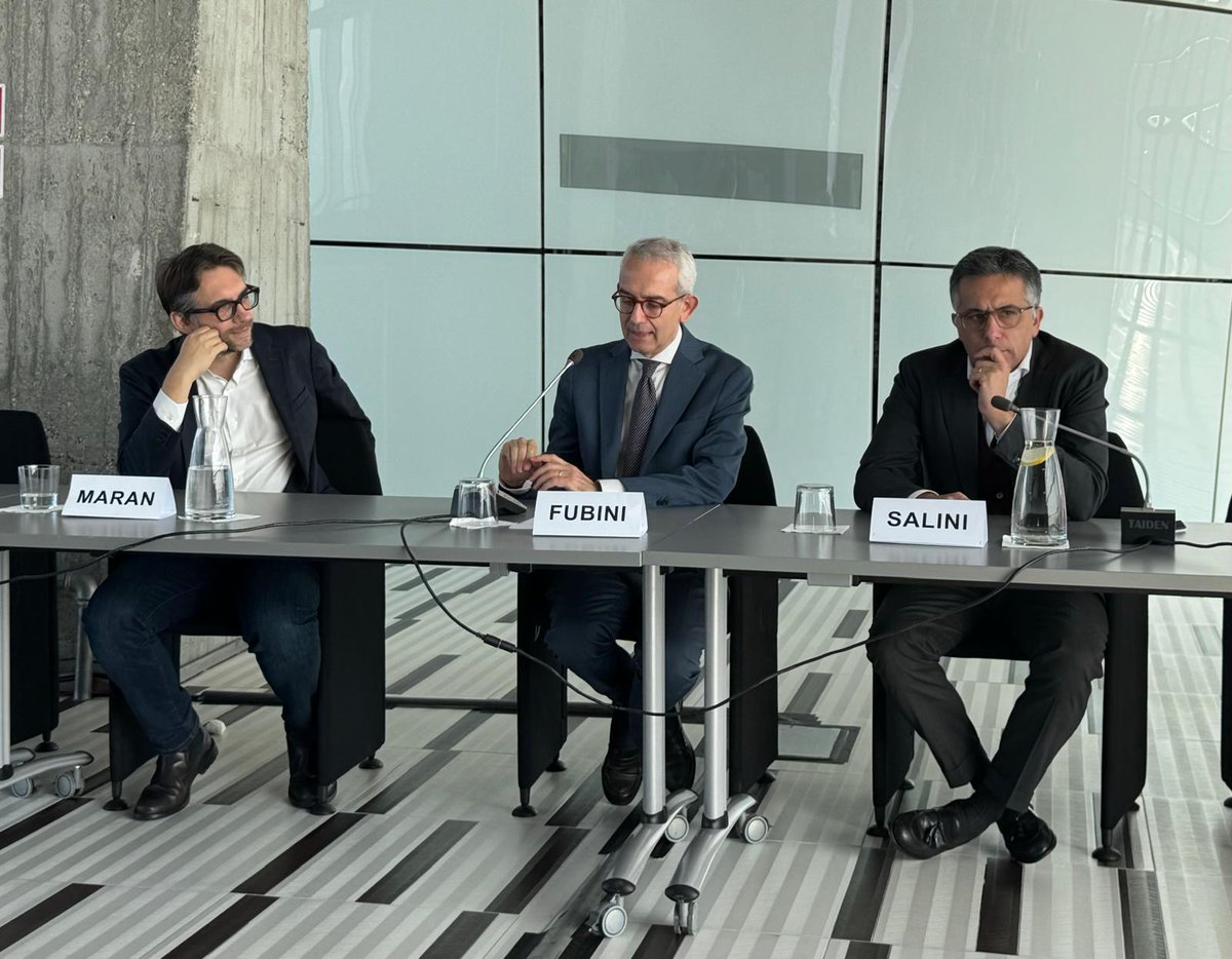 ELoGE 2024 - Tavola Rotonda al Palazzo Pirelli 
moderata da Federico Fubini, editorialista del Corriere della Sera. 
Sono stati intervistati gli eurodeputati  Maran, Salini e Ciccioli i quali hanno offerto preziose prospettive e discussioni nell'ambito di ELoGE Italia 2024