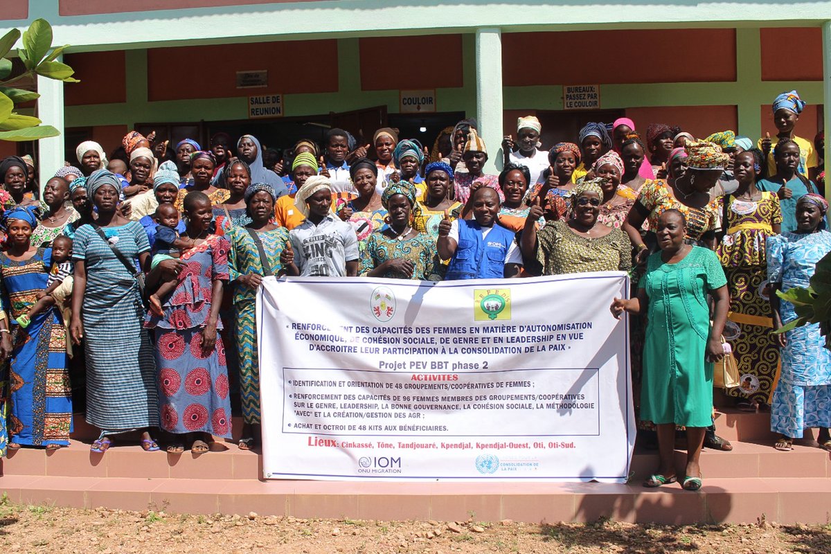 OIMTogo's tweet image. Du 16 au 18 octobre, l’@oimtogo, en partenariat avec #REFED, a organisé des sessions de formation pour 1⃣5⃣0⃣ femmes leaders de la région des Savanes sur la Méthodologie AVEC et les Activités Génératrices de Revenus (AGR), afin de renforcer leur autonomie économique.