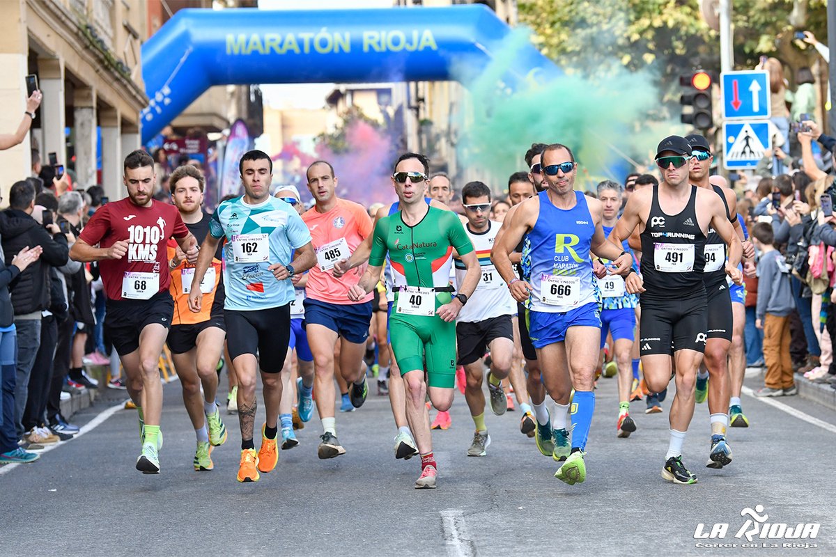 correrenlarioja's tweet photo. Ya en nuestra web, galería de fotos de la XVII Carrera Entre Viñedos-Memorial José Antonio Aguado
📷 @cpujades 
📷 @LuisenNYC 
https://t.co/KaLhDHLRxM https://t.co/pDVFZnuCxA
