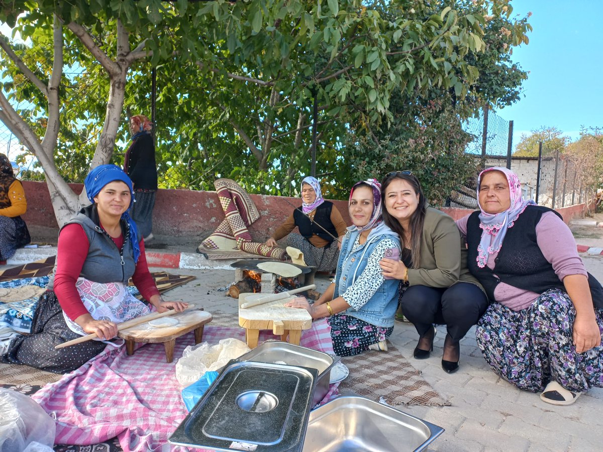 Bizleri bu önemli günde yalnız bırakmayan, desteklerini esirgemeyen okul aile birliğimize ve değerli köy halkımıza çok teşekkür ederiz.
#29ekimcumhuriyetbayramımızkutluolsun 
<a href="/GulnarMEM/">Gülnar İlçe Millî Eğitim Müdürlüğü</a> 
<a href="/h_kadim33/">Hüseyin KADİM</a>