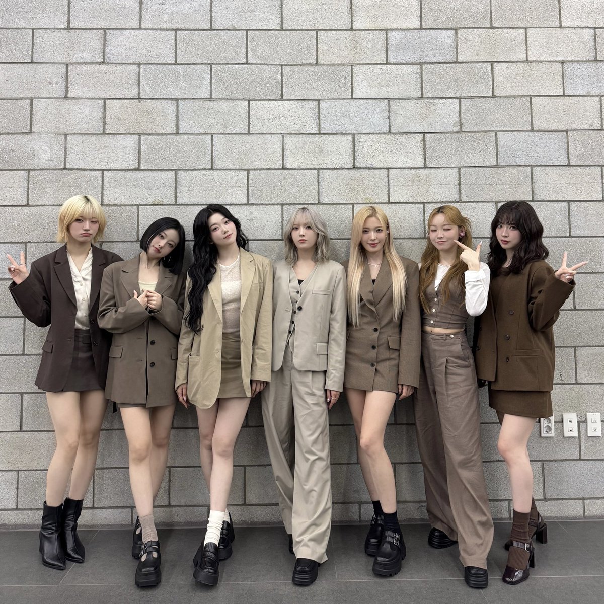 Billlieofficial's tweet photo. [#Billlie] SBS M 더쇼 📸

분명히 빌리는 확신해
지금의 이 기억은 어떤 무엇과도
바꿀 수 없을 걸

*･☪︎ ·̩͙ ･ﾟ✧ 빌리브 사랑해 *･☪︎ ·̩͙ ･ﾟ✧

🔗 https://t.co/52uv0gO0IC

#빌리 #기억사탕 #Billlie_기억사탕 #더쇼 https://t.co/0oNxdUejli