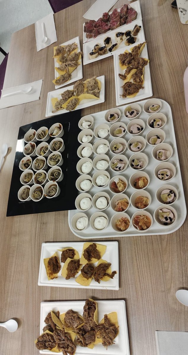 Jenny Visser (@jenny_a_visser) on Twitter photo When one of your interns is also a chef cook and has leftovers from a catering job…the lab has luxurious lunch. Amazing flavors! #metabolism <a href="/TheEndoSociety/">Endocrine Society</a> <a href="/ESEndocrinology/">European Society of Endocrinology (ESE)</a> When one of your interns is also a chef cook and has leftovers from a catering job…the lab has luxurious lunch. Amazing flavors! #metabolism <a href="/TheEndoSociety/">Endocrine Society</a> <a href="/ESEndocrinology/">European Society of Endocrinology (ESE)</a>
