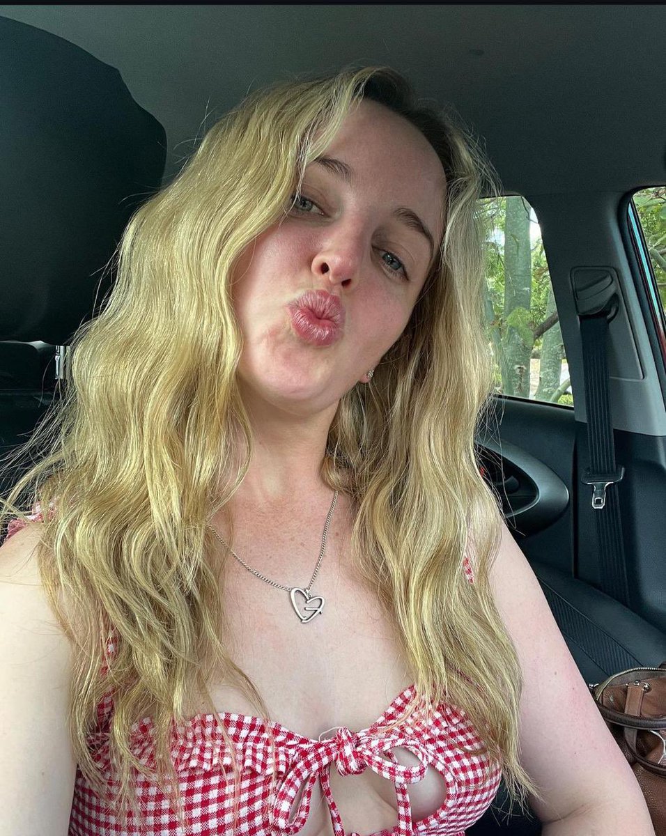 I love 💕 God and my self 😘😎