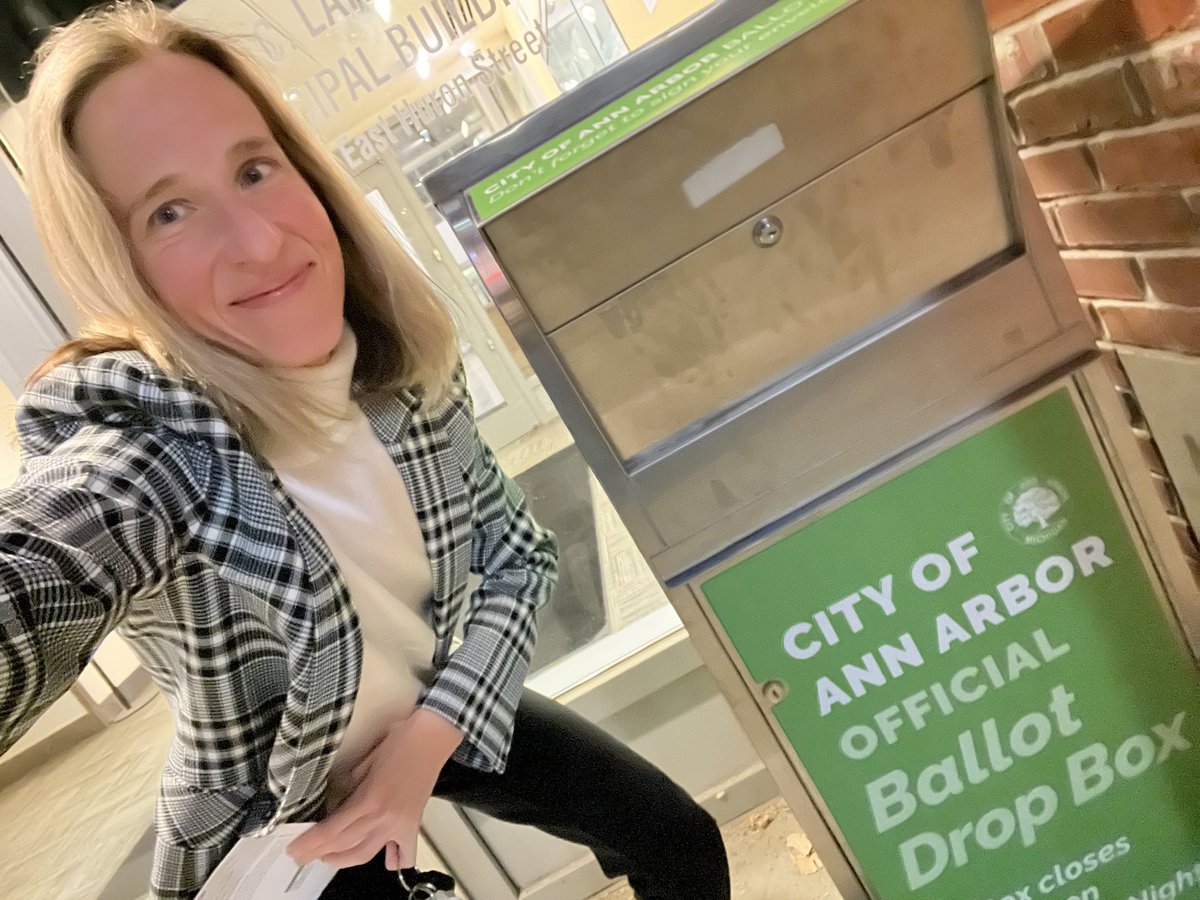 Leah Litman (@leahlitman) on Twitter photo Voted early! (As in it was still dark outsideā¦) Thanks Michigan Secretary of State <a href="/JocelynBenson/">Jocelyn Benson</a> & <a href="/MichiganDems/">Michigan Democrats</a> for making voting so easy! Voted early! (As in it was still dark outsideā¦) Thanks Michigan Secretary of State <a href="/JocelynBenson/">Jocelyn Benson</a> & <a href="/MichiganDems/">Michigan Democrats</a> for making voting so easy!