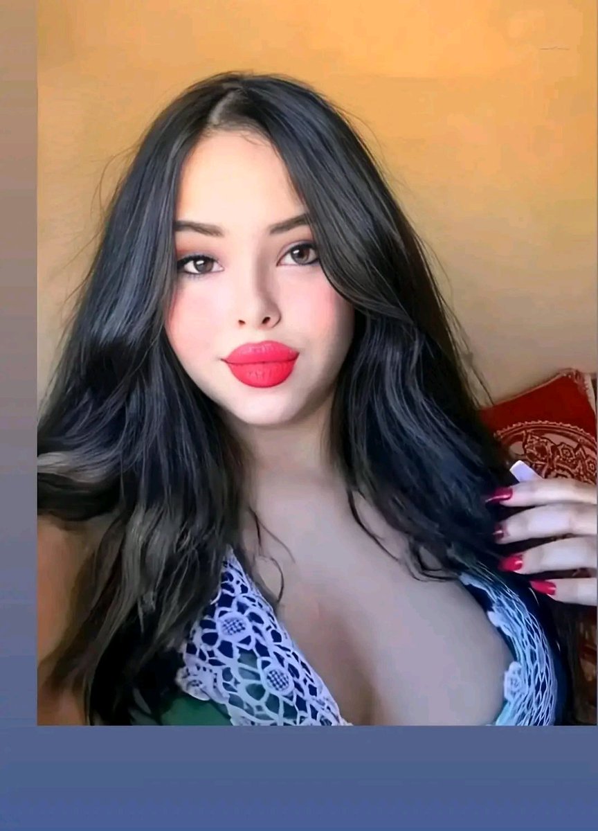 oksn01's tweet photo. Day selfie 🤳 💋 https://t.co/UCYqF8Bjhx