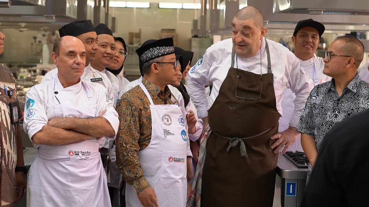 Abe_Mukti's tweet photo. Hari ini (29/10) mengunjungi satuan kerja Kemendikdasmen, yaitu Balai Guru Penggerak (BGP) Banten, BBPPMPV Bisnis dan Pariwisata. https://t.co/BwFJoln6vw