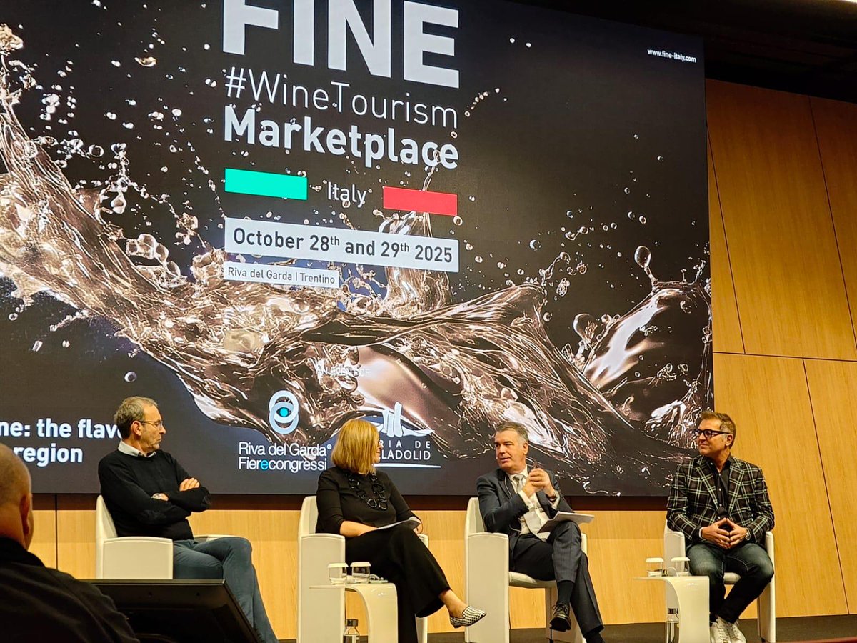 WineTourismExpo's tweet photo. 🇪🇸🇮🇹 Así ha sido la rueda de prensa de presentación de FINE Italia en Riva del Garda.  

➡️ La feria de enoturismo celebrará su primera edición fuera de España el próximo otoño.

ℹ️Para más información: https://t.co/ap4emmARfO #FINE #Italia #España https://t.co/AZdyIRZC9b