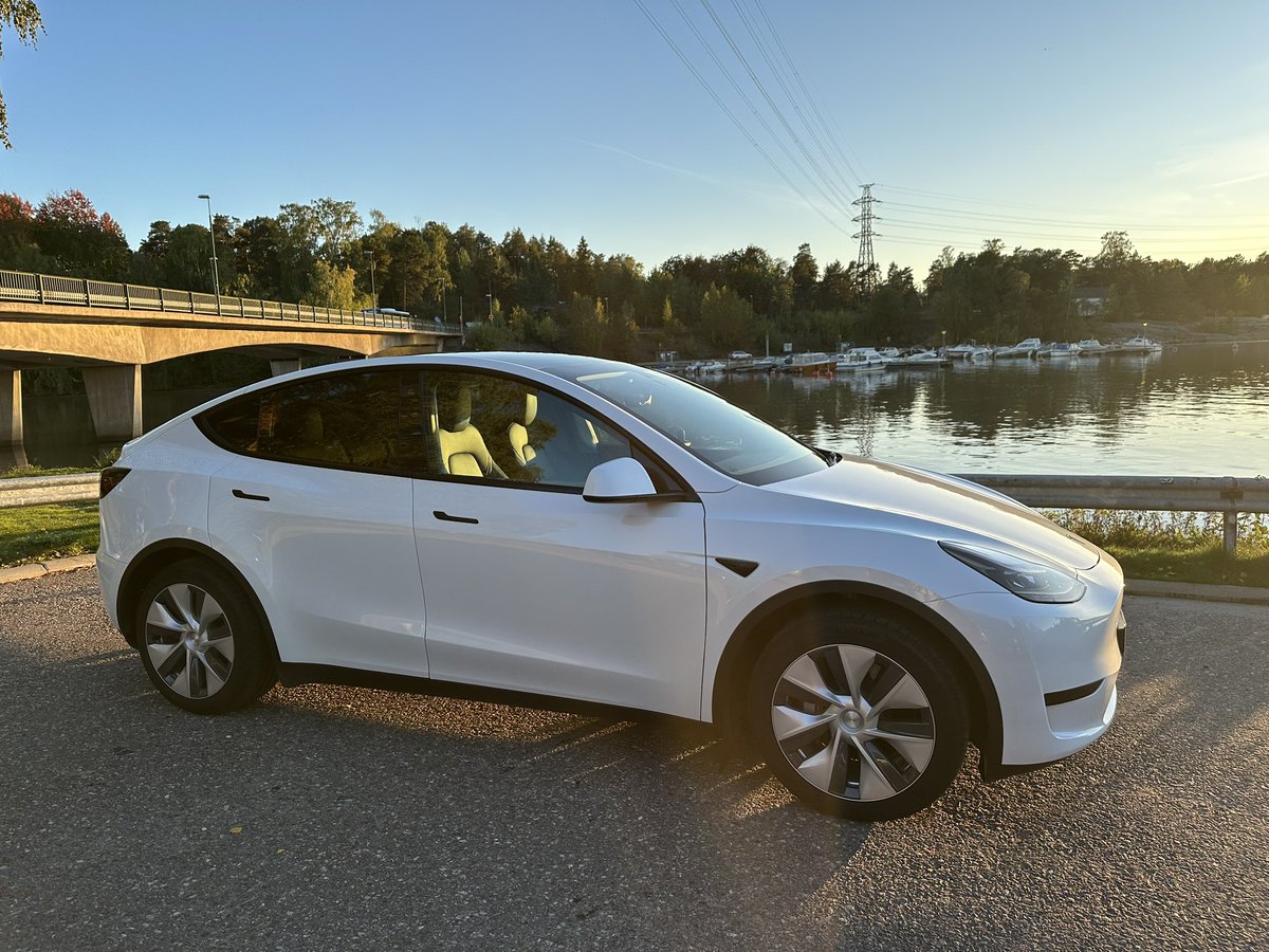 say what u say about elon, but tesla model y is an expectional car and i sold mine today to cut down costs. Going to miss it 😕