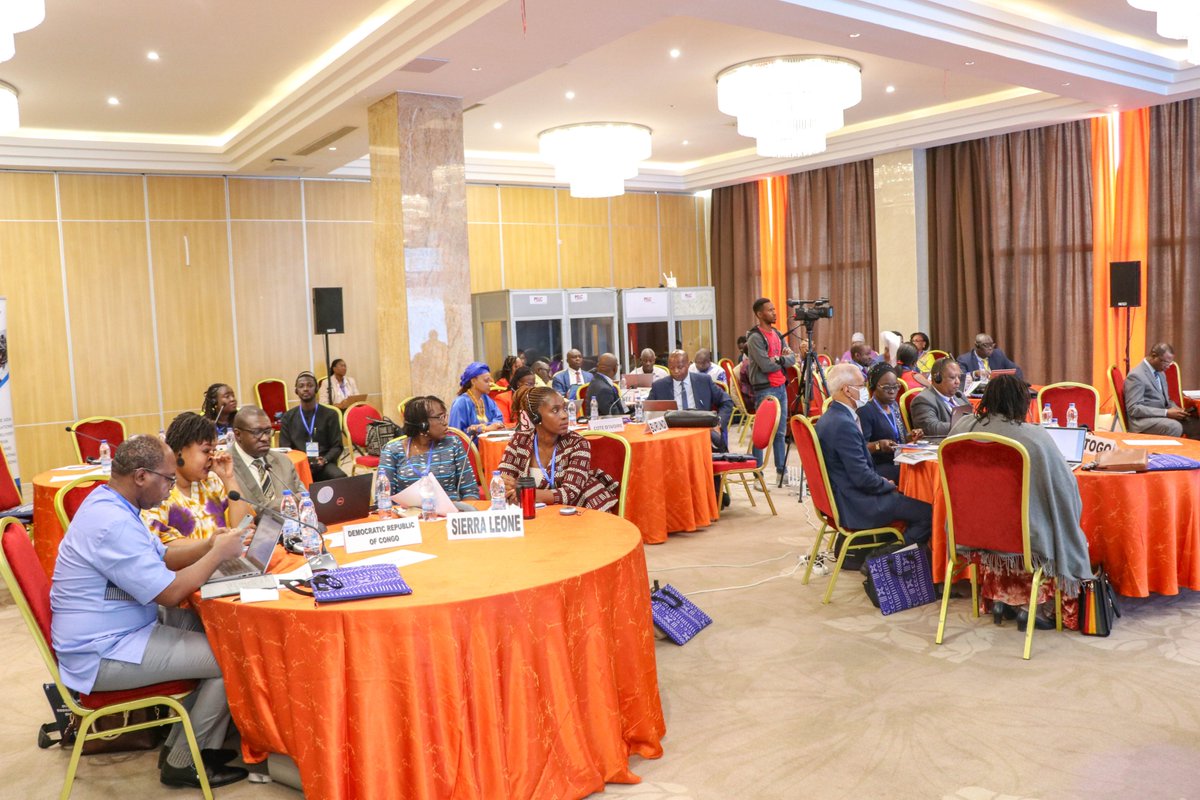 Pour éviter la rupture des services essentiels de santé mère-enfant pendant la covid, 17 pays de l'<a href="/OMS_Afrique/">OMS Afrique</a> 🇧🇫🇧🇮🇨🇲🇨🇫🇹🇩🇨🇬🇨🇩🇬🇦🇬🇭🇬🇳🇳🇬🇲🇱🇨🇮🇸🇳🇸🇱🇹🇬🇰🇪, avaient bénéficié des fonds <a href="/suedois/">Dicalo Le riche suédois</a>🇸🇪 <a href="/Sida/">Sida</a>.
Ceux-ci ont entamé, après 5 ans, la revue de l'impact de ce financement en vue de