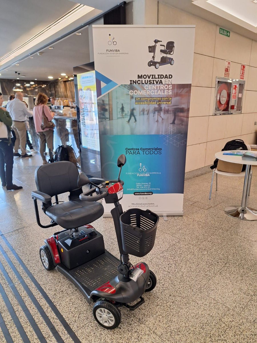 La semana pasada, #Funviba estuvo en el XX Congreso Español de Centros y Parques Comerciales 🛍️, en #Valencia.
👨‍🦼Participamos poniendo a disposición de personas con problemas de movilidad sus #scootereléctricas.💜
#Accesibilidad #XXCongresoAECC #accesibilidauniversal