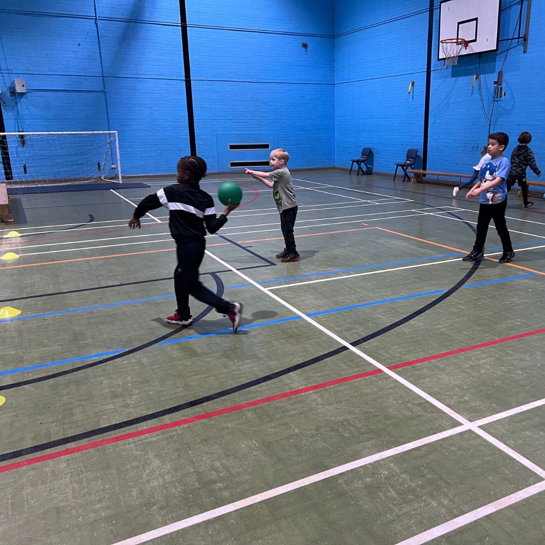 CampsAspire's tweet photo. Everyone at our Codsall Active Camp yesterday had fun playing tennis, Danish longball and dodgeball. We're continuing the excitement today with our Halloween themed activities ๐๐ #ActiveCamp #FunAndGames #OctoberHalfTerm https://t.co/yJqGiIvLuT