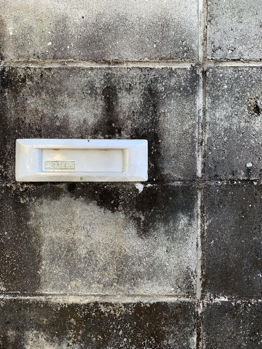 HiroTakeuchi's tweet photo. Mail slot .
#mailslot
#letterslot
#メールスロット
#レタースロット
#郵便受け口
#ポスト口 https://t.co/0WTro3LeJt