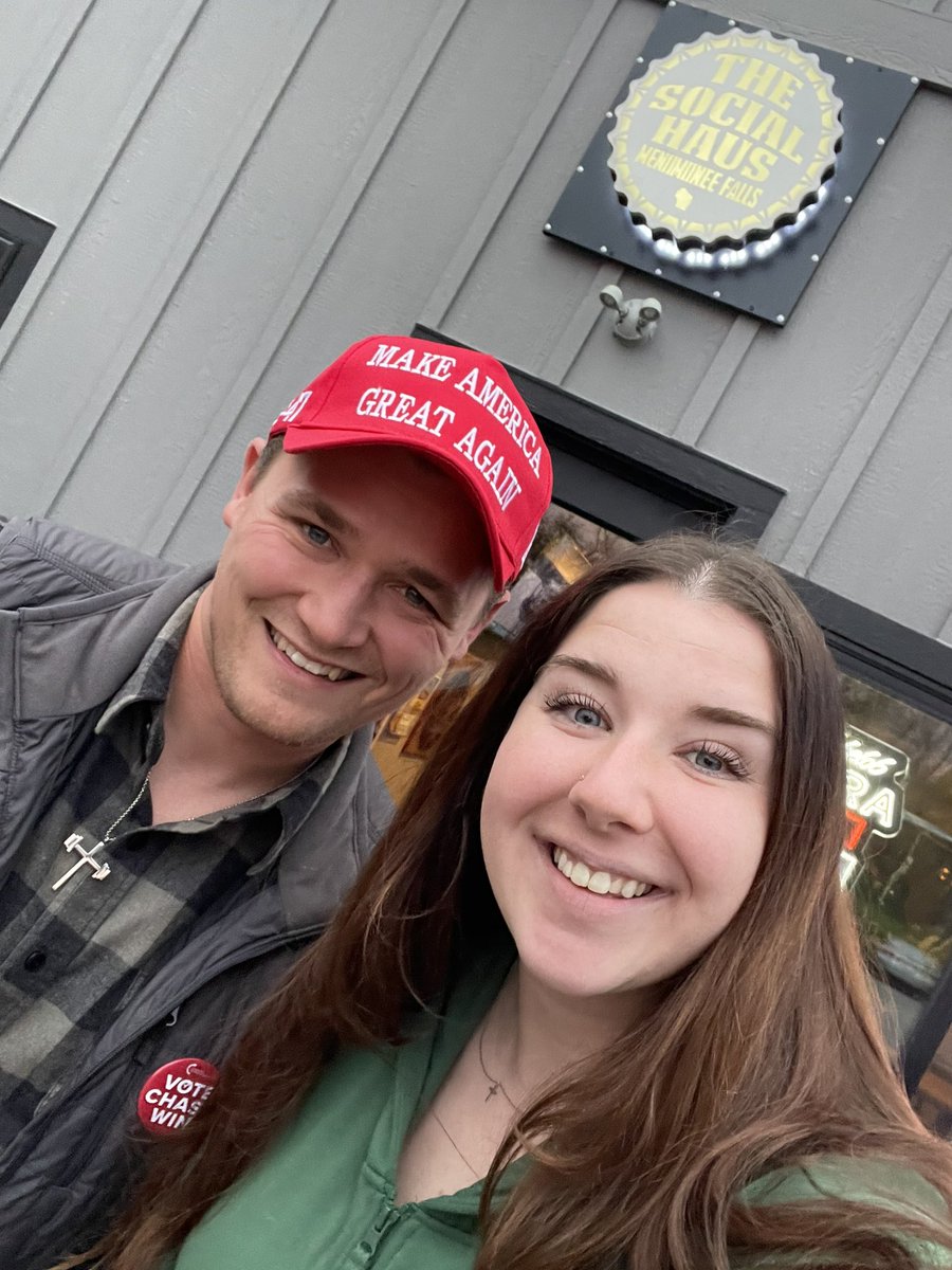 astpierre55's tweet photo. What a week! 200 doors knocked and an amazing opportunity working to ensure a Wisconsin victory for @realDonaldTrump 🇺🇸🦅🇺🇸
Have a plan this election and vote, vote, vote! 🗳️
@tpaction
#Commit100 #Election2024 #DonaldTrump https://t.co/KoK7tkihFS