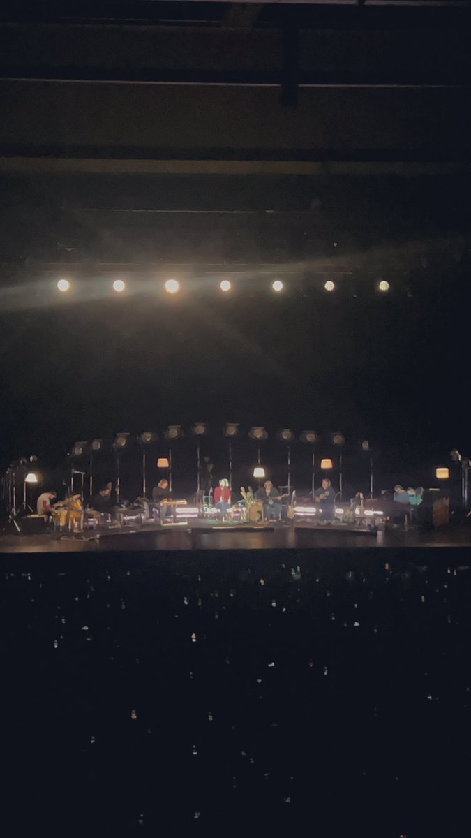 F0UNDHE4VEN's tweet photo. @maisiehpeters @nieveella lizzy mcalpine, afas live 
amsterdam (oct 15) https://t.co/dbC444GZnZ