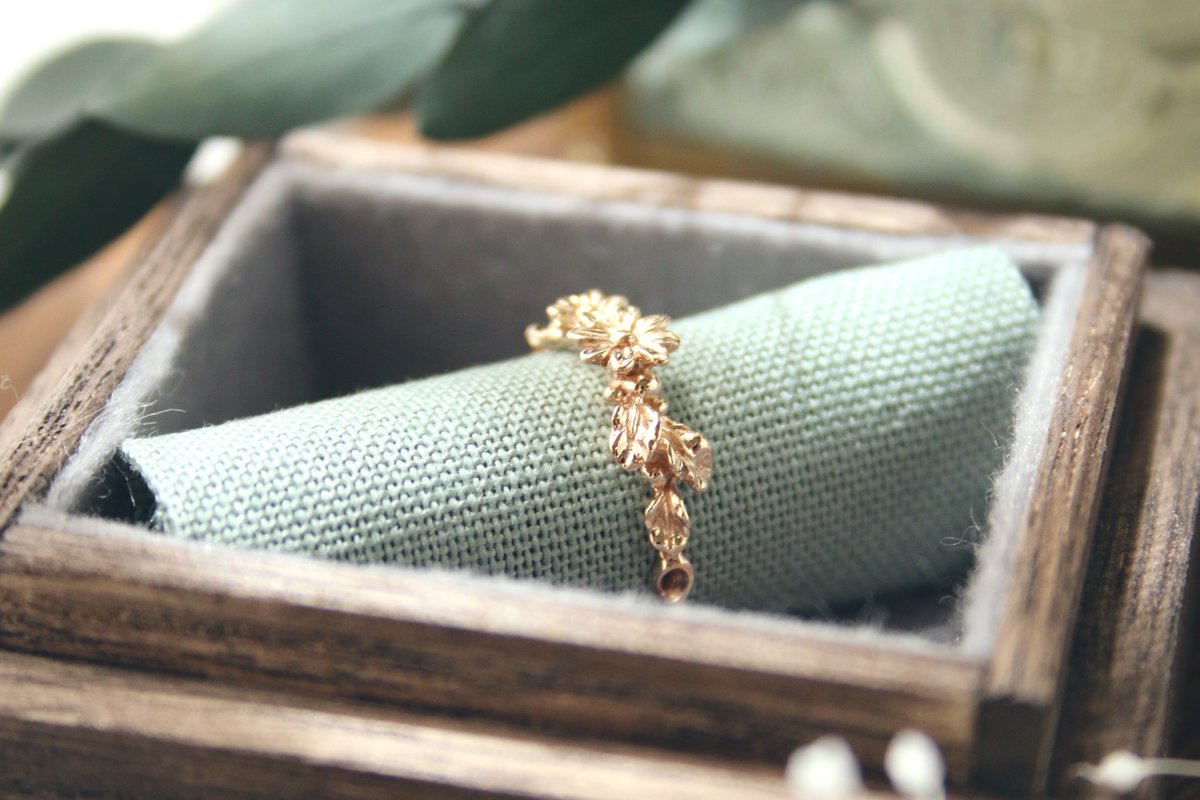 -陽だまりの花-のリング

デザフェス60にて実物をご覧頂けます✨