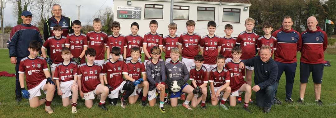 Congratulations to Tulsk Lord Edward’s who were victorious in yesterday’s U13 Shane Byrne Shield Final. 

Included in the photo are Shane’s parents, Padraig and Tina Beirne who presented the shield. 

Hard luck to Michael Glaveys. 

#RosGAA