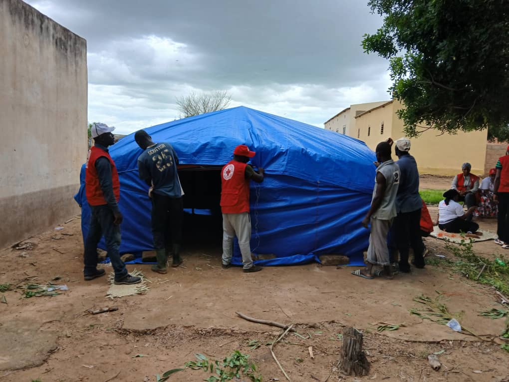 AmbCanMali's tweet image. Le Canada 🇨🇦 alloue une contribution financière additionnelle de 50 000$CAD pour répondre aux inondations au Mali🇲🇱 via le EDAF, à la Fédération internationale des Sociétés de la Croix-Rouge et du Croissant-Rouge.
#Solidarité #EDAF