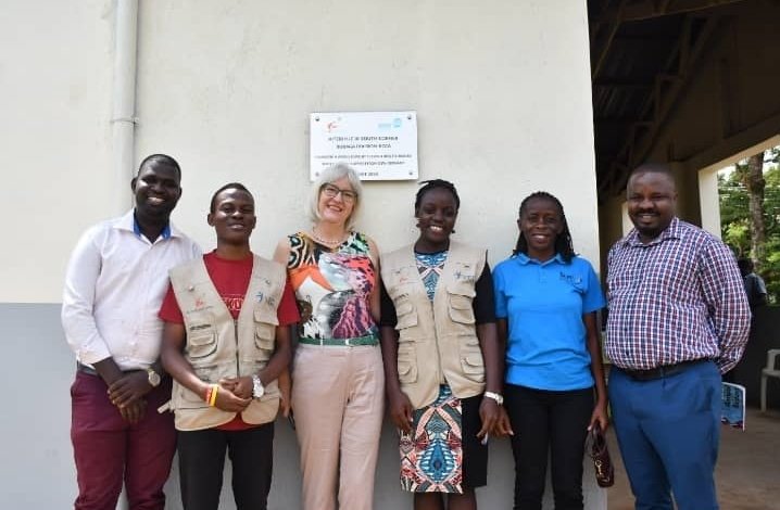 RonnieReagan24's tweet photo. It is has been such a great time interacting with Angella Bahr the Programs &amp; Projects Director @dsw_intl. One of the key pick outs from this interaction is having more teenage mothers keep around the @KampalaYec system &amp; the youth empowerment clubs to have their lives improved. https://t.co/AiHyR4BChC