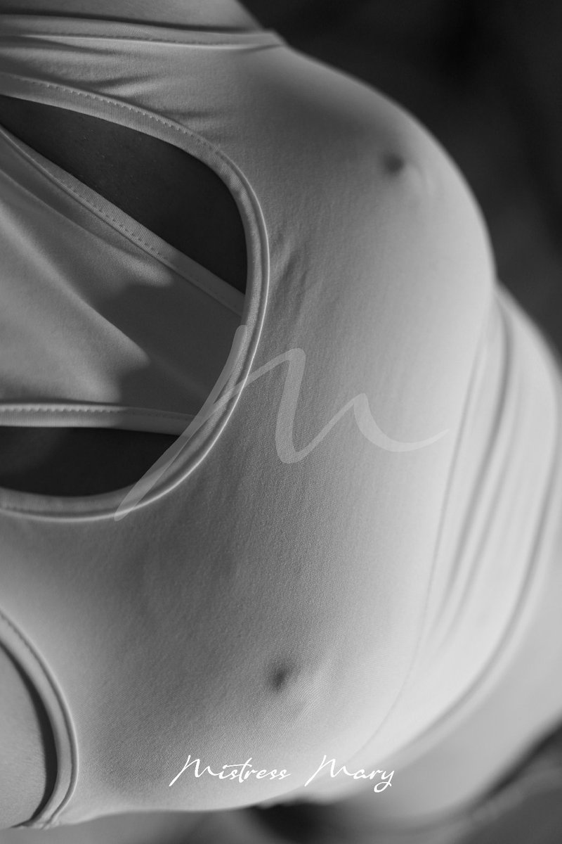 Retweete, wenn du schon mittags geil bist...

#chastity #nippel #nipple #denial #femdom #keuschhaltung #pussyfree