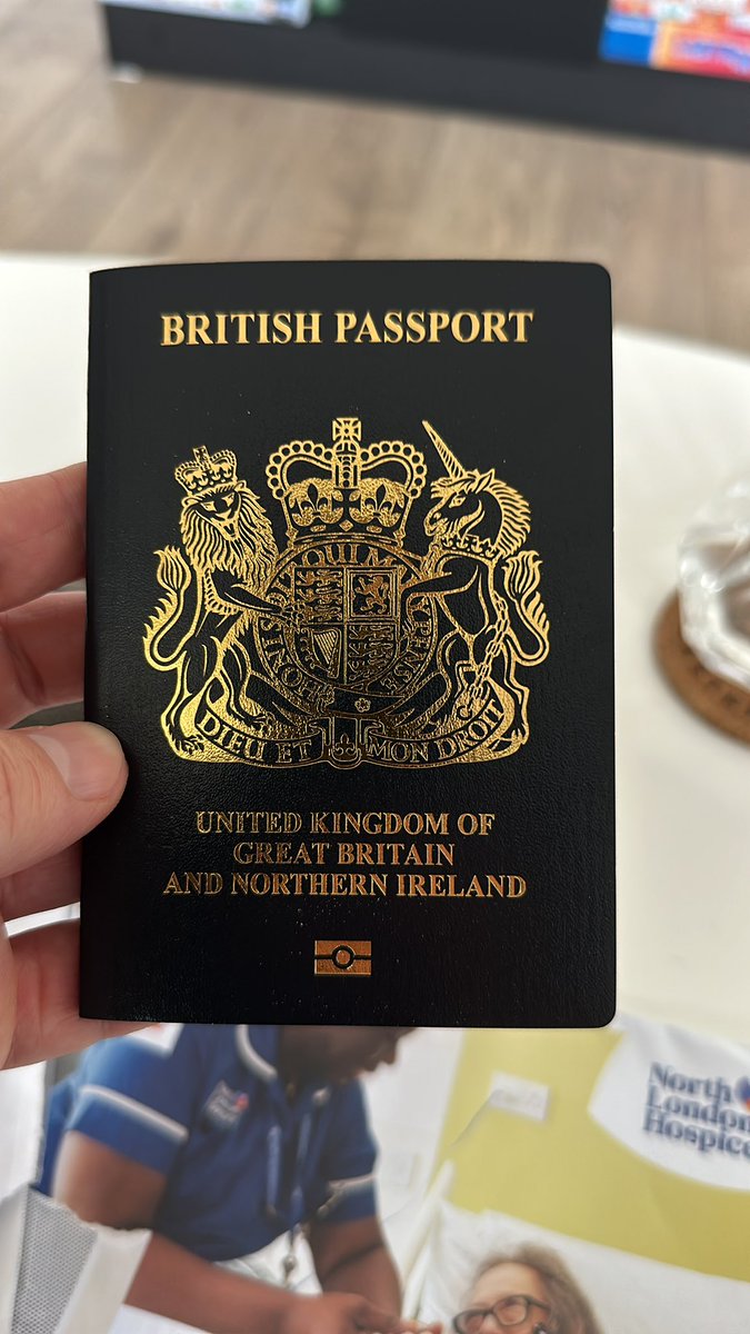 Now British with papers. ✅

А хуйло может поцеловать меня в мой синий паспорт.