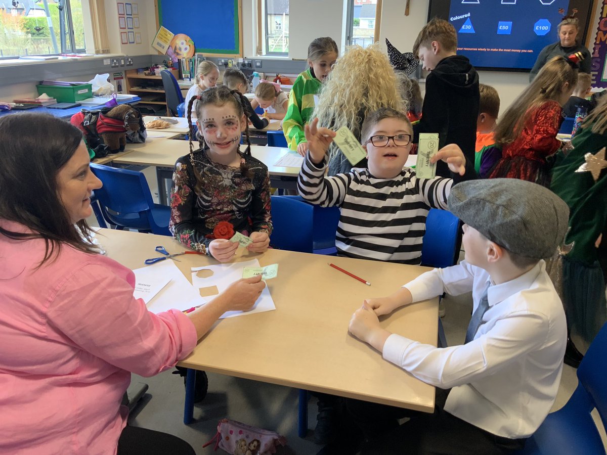 We were delighted to welcome Orlaith Moore, Young Enterprise NI, into school.
Orlaith got into the ‘spirit’ of the occasion &amp; guided our Year 6 pupils through the ‘Our World’ section of YENI🏦💷 
It was good craic watching ‘the robber’ give money away rather than take it! 😆😂