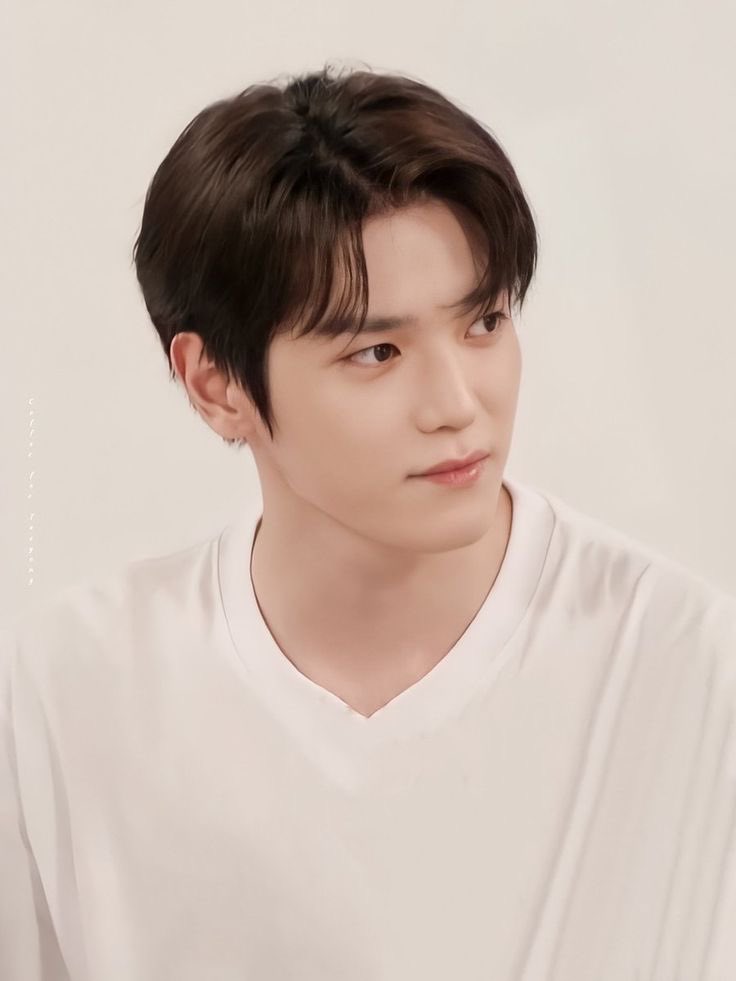🌙 My Sailor Papa 💫

#JAEYONG Au

When Minjeong's friends doubt she watches Sailor Moon with her Papa J (Jaehyun), to the rescue comes Teacher Yong (Taeyong), who believes in her—but the moon has other plans for Minjeong's two favorite people. 🌙
