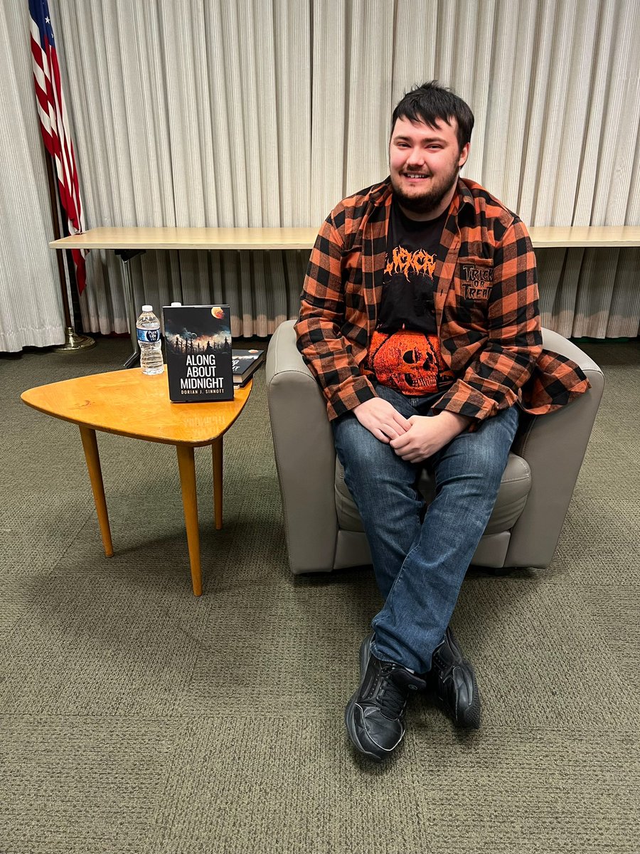 DorianSinnott's tweet image. Shoutout to the Bethlehem Public Library for having me last night 📚 I had a great time doing a reading, a short Q&amp;amp;A, and signing some books. Thanks to everyone who helped put this together!
