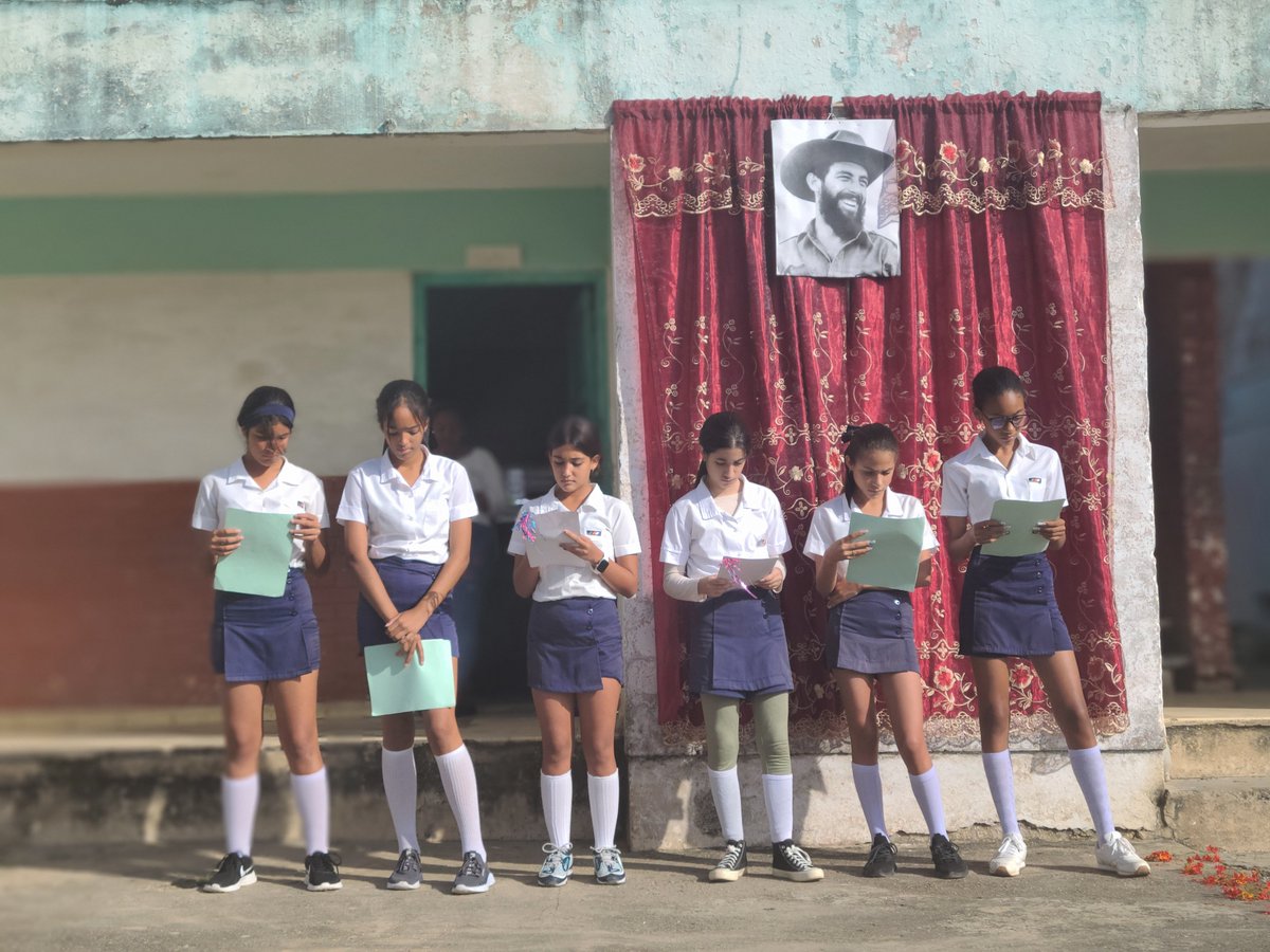 Este 28 de octubre culmina la Jornada Camilo-Ché , fecha significativa donde los estudiantes y trabajadores del centro le rinden homenaje echando al mar una flor por el Héroe de Yaguajay #CubaMined #PinardelRío #CubaViveEnSuHistoria