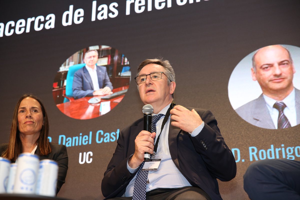 asefma (@asefma_es) on Twitter photo "Hay que seguir acercando la profesión al estudiante y contarle cómo será su futuro para que la elijan frente a otras" apunta Daniel Castro de <a href="/unican/">Universidad de Cantabria</a> en #XIXJornadaASEFMA. "Impartimos clase profesores con poca experiencia en obra, se necesitan profesionales en la universidad" "Hay que seguir acercando la profesión al estudiante y contarle cómo será su futuro para que la elijan frente a otras" apunta Daniel Castro de <a href="/unican/">Universidad de Cantabria</a> en #XIXJornadaASEFMA. "Impartimos clase profesores con poca experiencia en obra, se necesitan profesionales en la universidad"