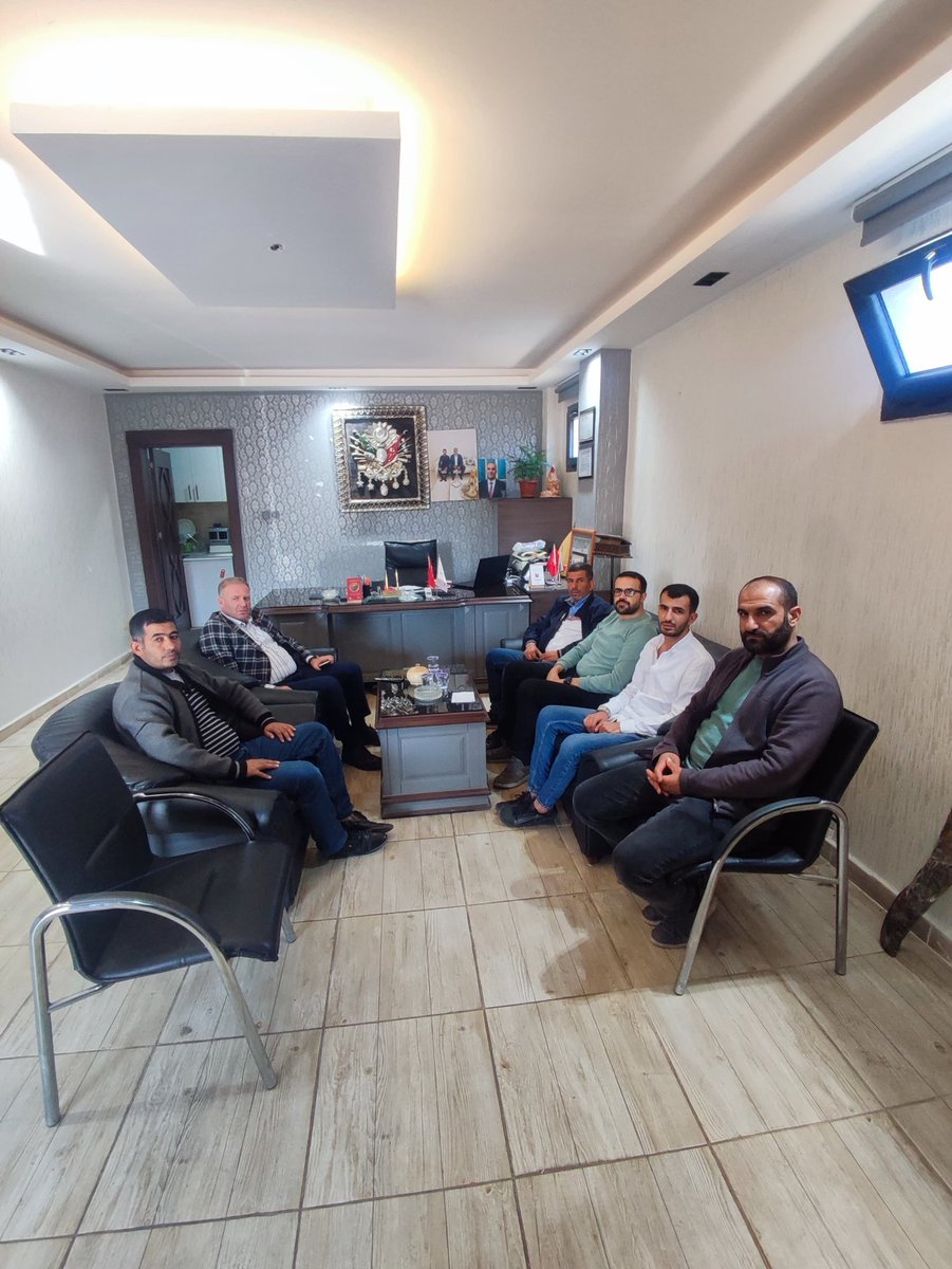 İlçe Yönecilerimiz, Rahmetli İlçe Yöneticimiz Cuma Avcı'nın Evladını Ziyaret Ettiler.