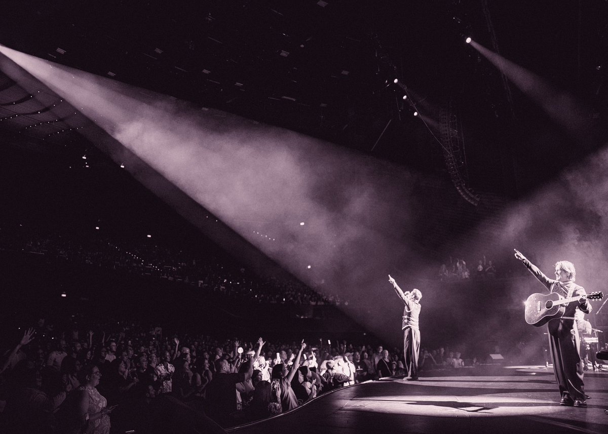 Take That (@takethat) on Twitter photo Singapore it was a pleasure to sing and dance with you 💙 Next stop: Perth 🇦🇺 #ThisLifeOnTour Singapore it was a pleasure to sing and dance with you 💙 Next stop: Perth 🇦🇺 #ThisLifeOnTour