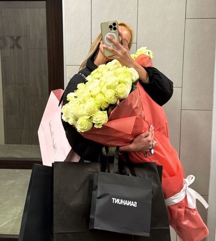 “i have no money”

also me: