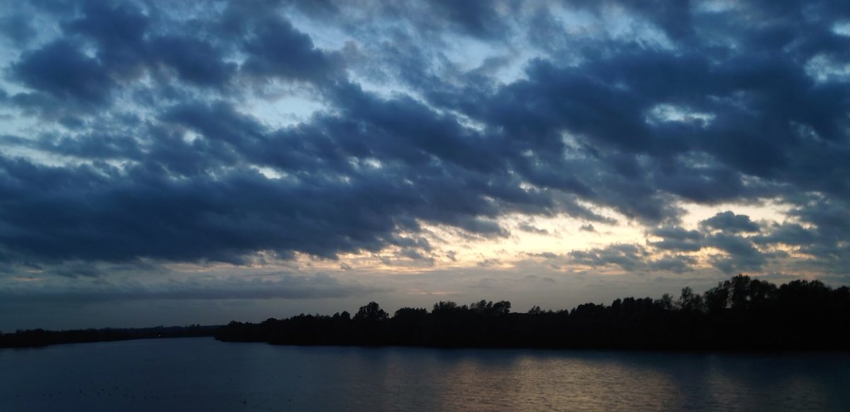 Tranquil moments, at a local reservoir, contrast with busy social activities. This week, we are visited by a journalist and put on a day for a government agency all about our cohousing. Never a dull moment.
#cohousing #lifestyle #brightmoments