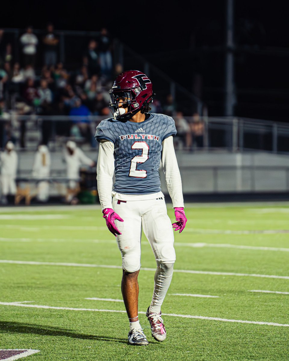 FultonFootball's tweet photo. The next play. https://t.co/l6B27tehwW