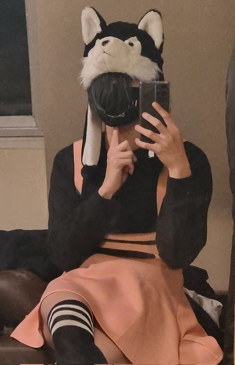 Kyorashiii's tweet photo. Scariest top ever >:3 https://t.co/gSDjZrB7d9
