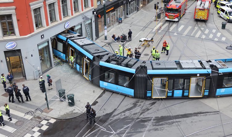 Assios's tweet image. Når det er tilbud på USB-A til USB-C-adapter på Eplehuset