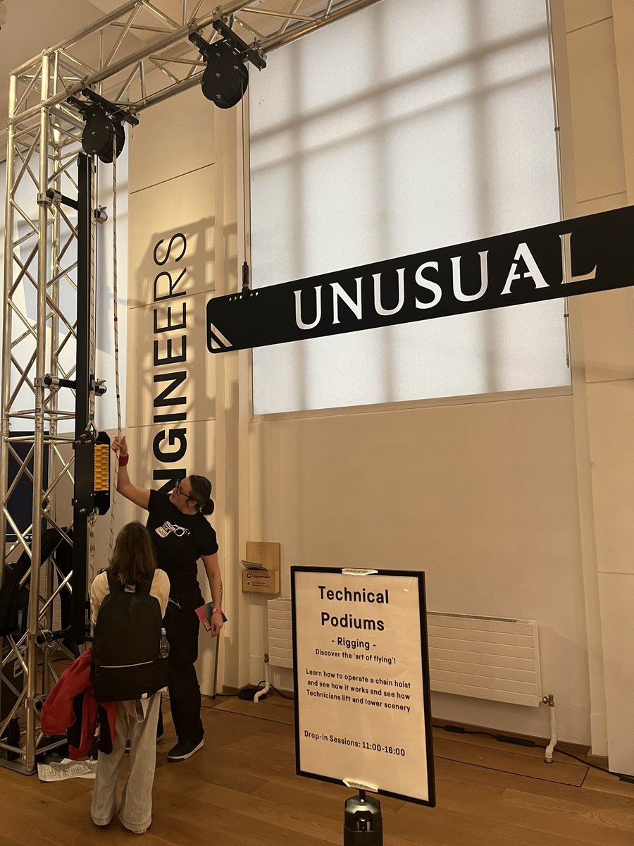 First morning of our half term Careers Live programme with <a href="/TheatreCraft/">TheatreCraft</a> is buzzing! Amazing to see the Gallery jam packed with creative technicians sharing their knowledge and passion with families 🥰🤩 sciencemuseum.org.uk/see-and-do/car…