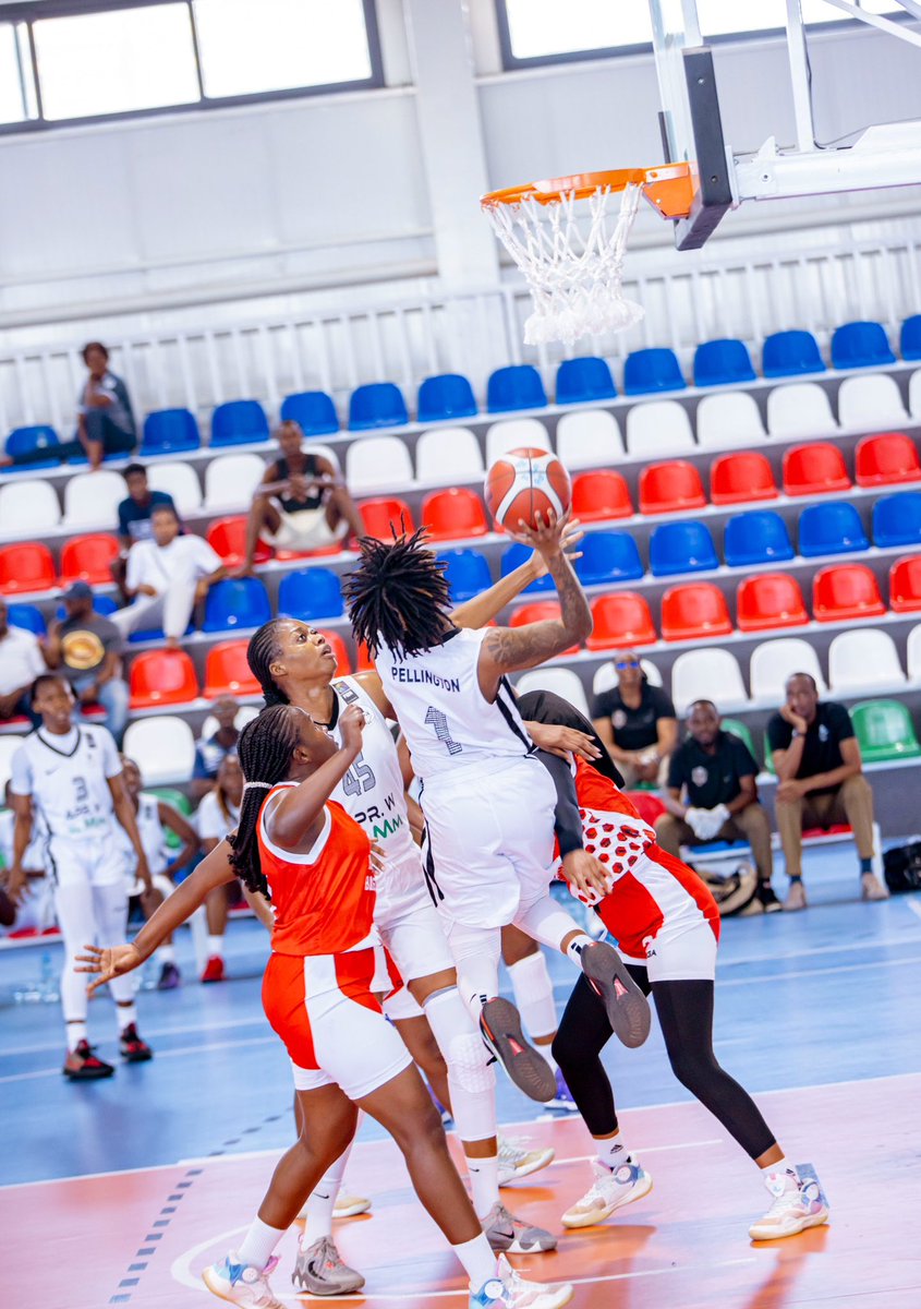 ferwabaRW's tweet photo. The lionesses at it again๐ฅ๐!
HT score: APR W ๐ท๐ผ 64-24 ๐ช๐นHAWASSA CITY
๐บ Watch Live: https://t.co/EpSB6ar6NM
๐ธ: @ShemaInnocent12
#WinforAPR #WBLA https://t.co/4sD9kNdJ7M