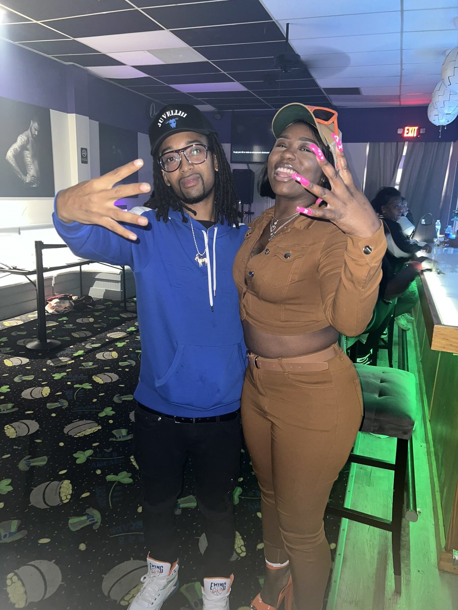 vellithaking's tweet photo. Proud of Johnson @Kiwisweet_ you are a ⭐ 👑 To be rocking a crowd like Glocktober in ya rookie year is crazy def had one of the BOTN in my opinion y’all gone see when the footage drop can’t wait for what’s next!!! CHROME 23 LOADING 😎 🎥 #chrome23 #32barz #powernetwork https://t.co/WyL28DmJ5X