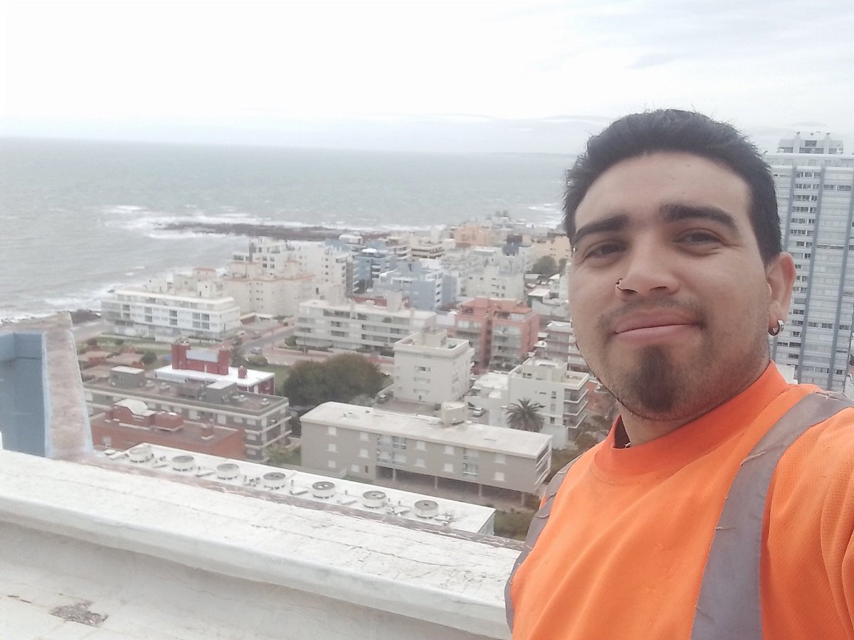 Sebasti50641377's tweet photo. #Uruguay punta del Este lindas playas https://t.co/UqzkCT9foK